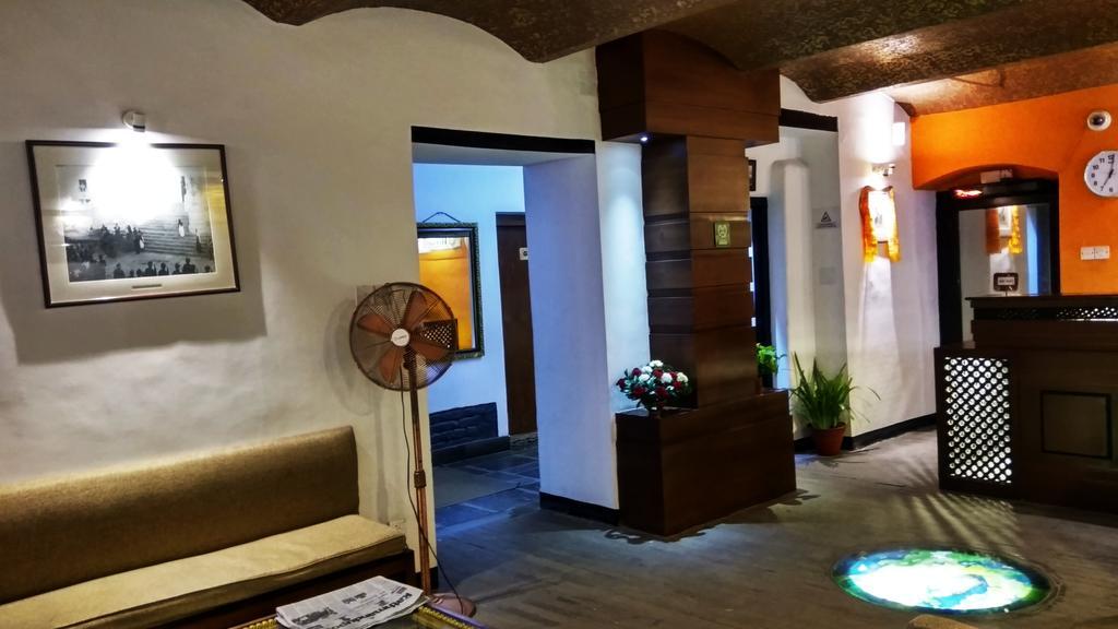 Hotel Heranya กาฐมาณฑุ ภายนอก รูปภาพ
