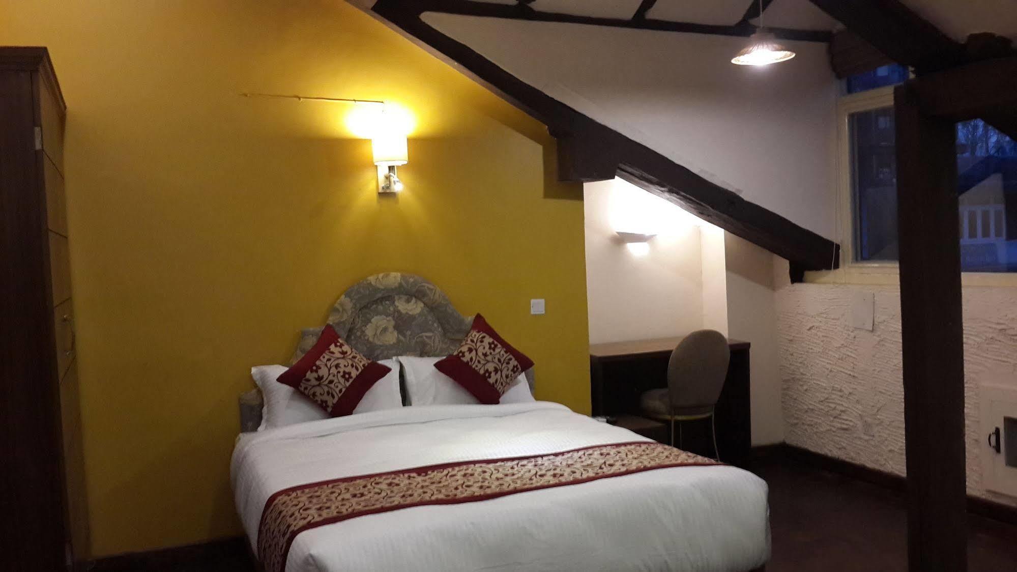 Hotel Heranya กาฐมาณฑุ ภายนอก รูปภาพ